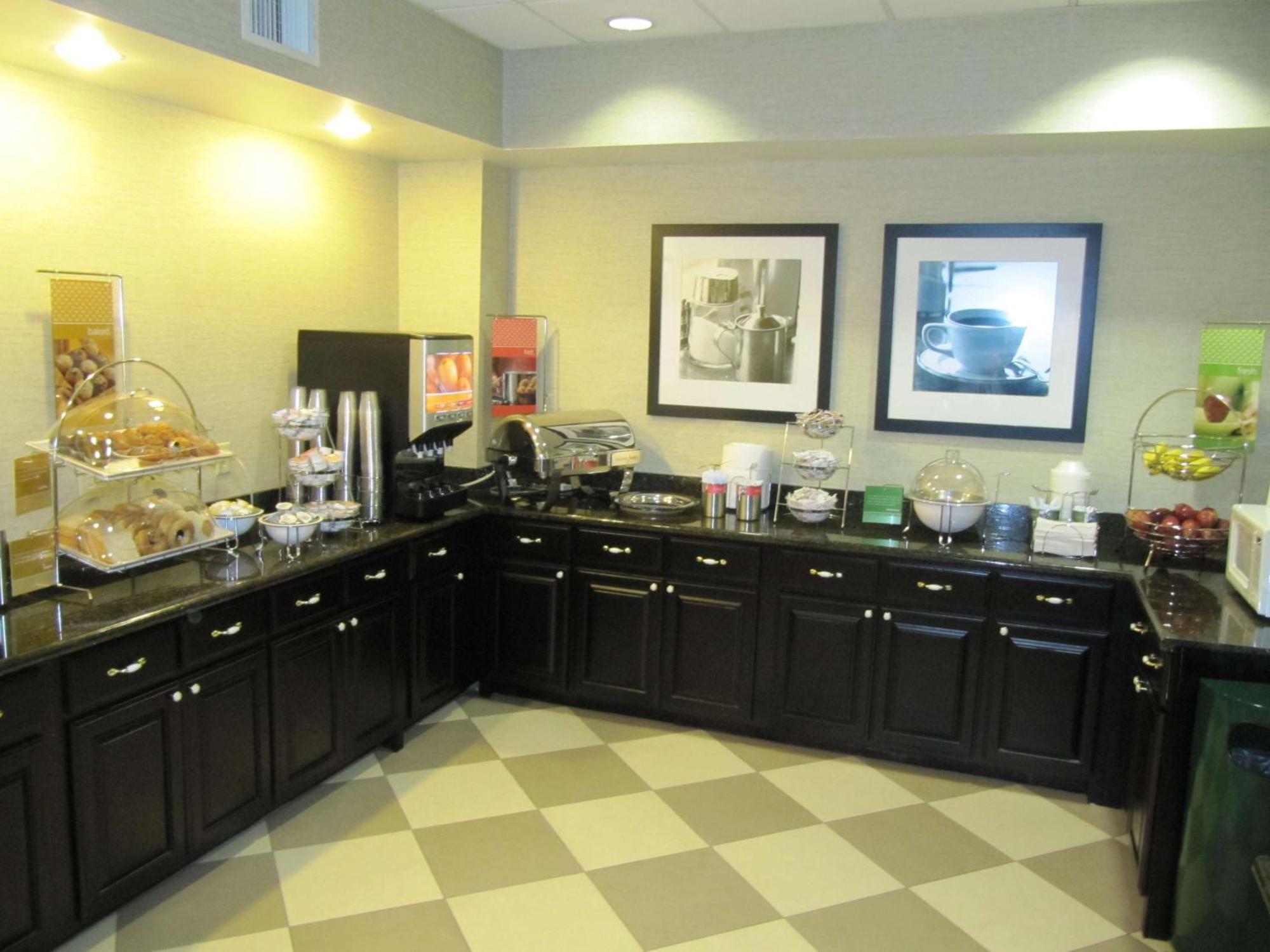 Hampton Inn Lindale/Tyler Екстериор снимка