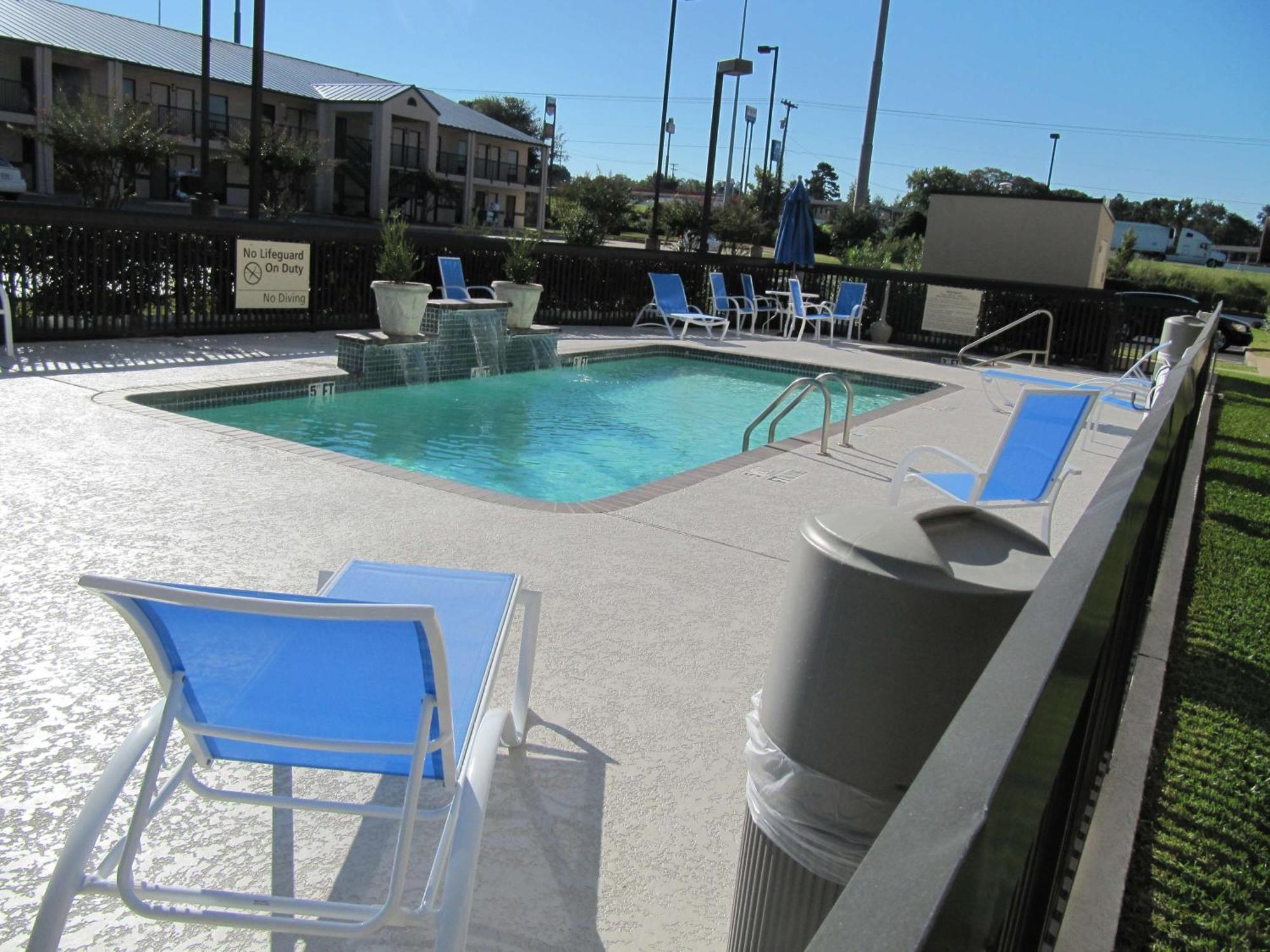 Hampton Inn Lindale/Tyler Екстериор снимка